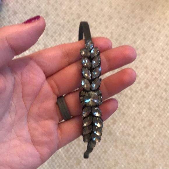 LOFT Accessories - Dark gray thin headband with jewel design.